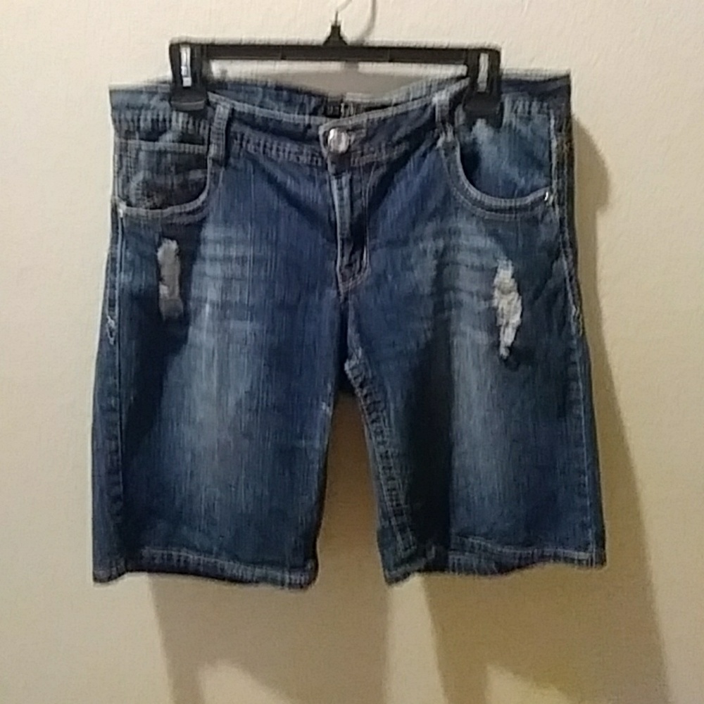 Juniors Southpole Jean shorts size 13